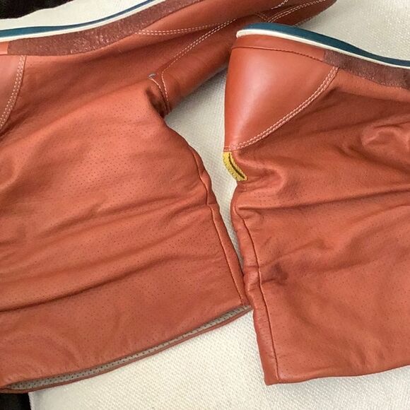 ECCO BROWN BREATHABLE LEATHER PULL ON BOOTIES SIZE 41 - Picture 16 of 16